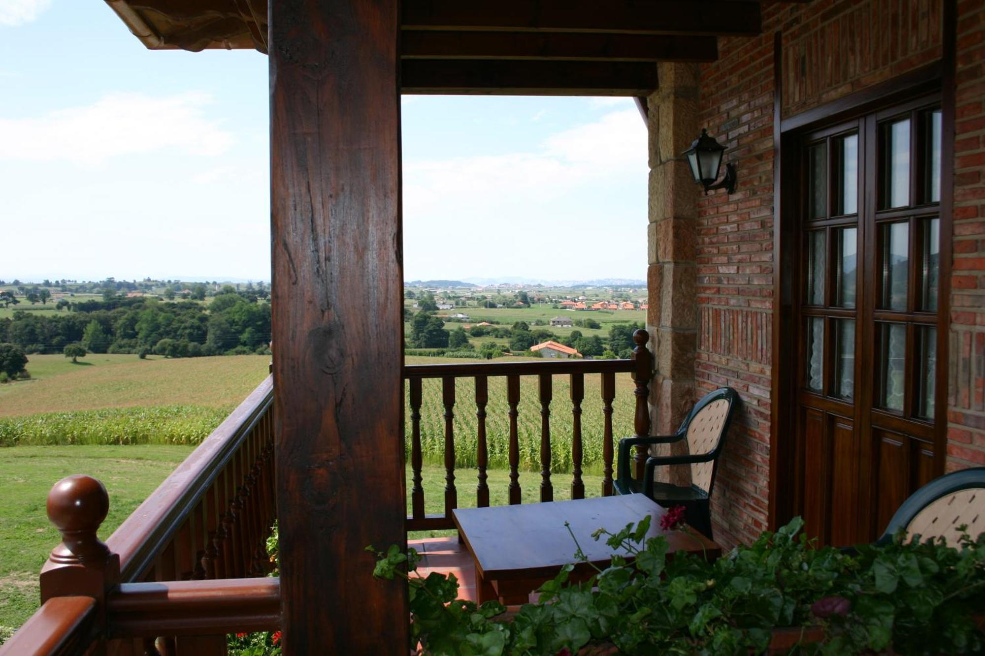 Habitaciones Y Estudios- Hotel "Posada De Cantabria El Solar" - Cenas Y Gintonic- Bar -Terraza Panoramica Galizano Exterior photo